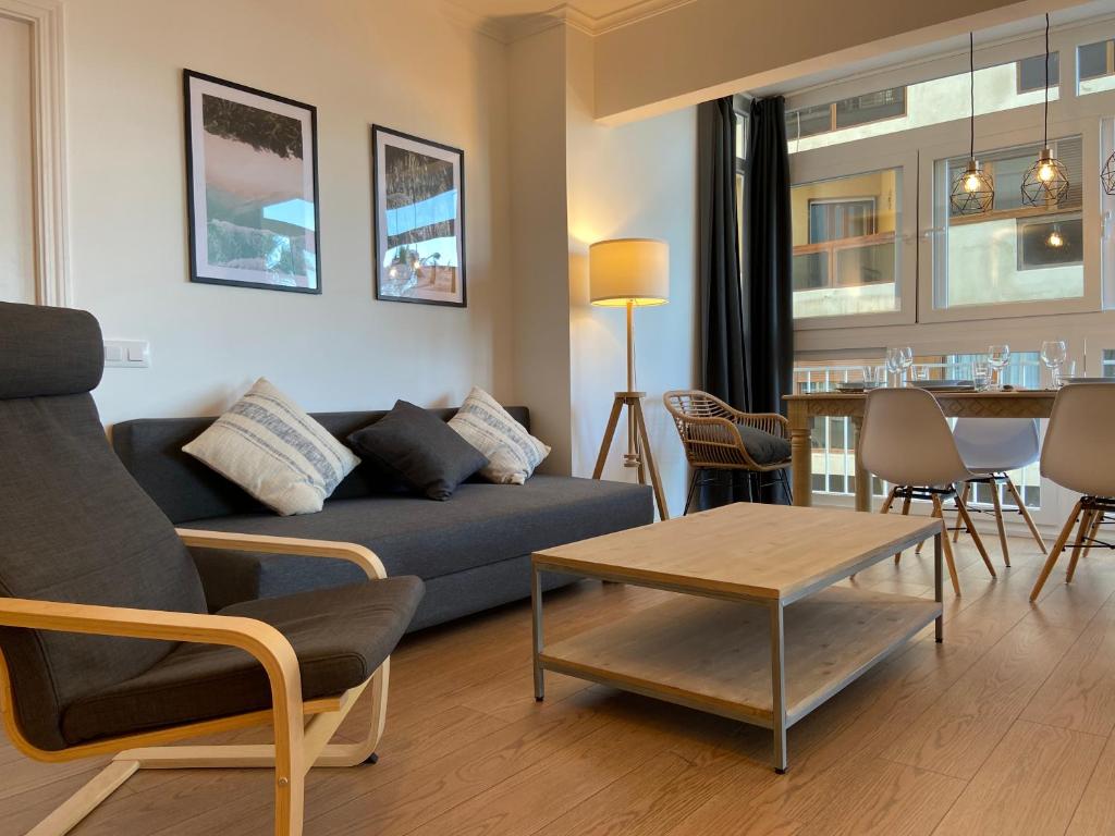 Malagueta Beach Front Mediterranean Apartment - 4