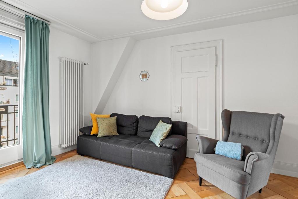 Central Bright & Cozy Apartments - 4