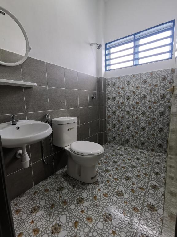 LYNN HOMESTAY SERI ISKANDAR photo
