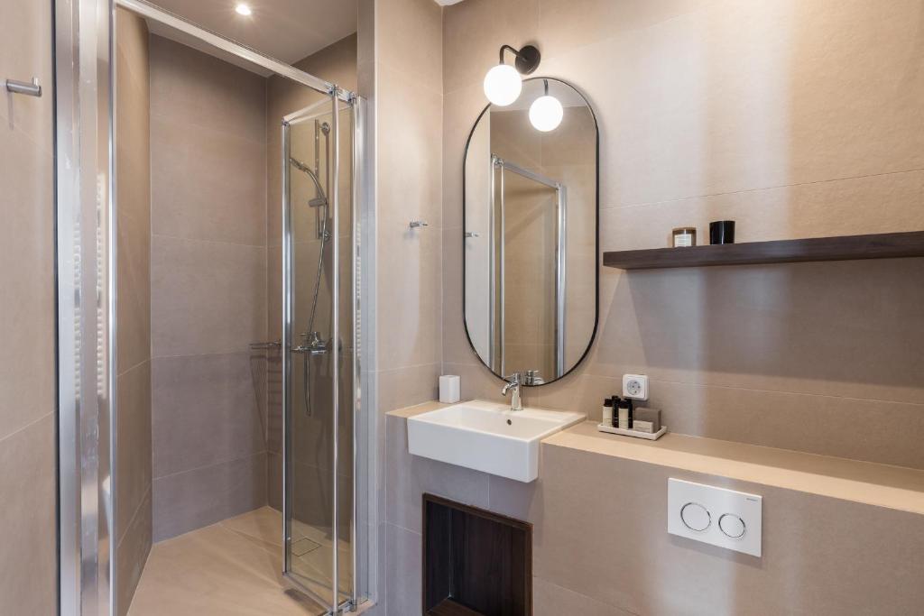 Luxury Apartments in Plaka by UPSTREET photo