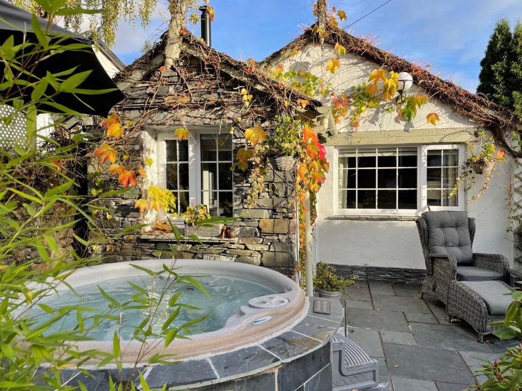 Marys Cottage Grasmere - Dog Friendly with Hot Tub photo 3