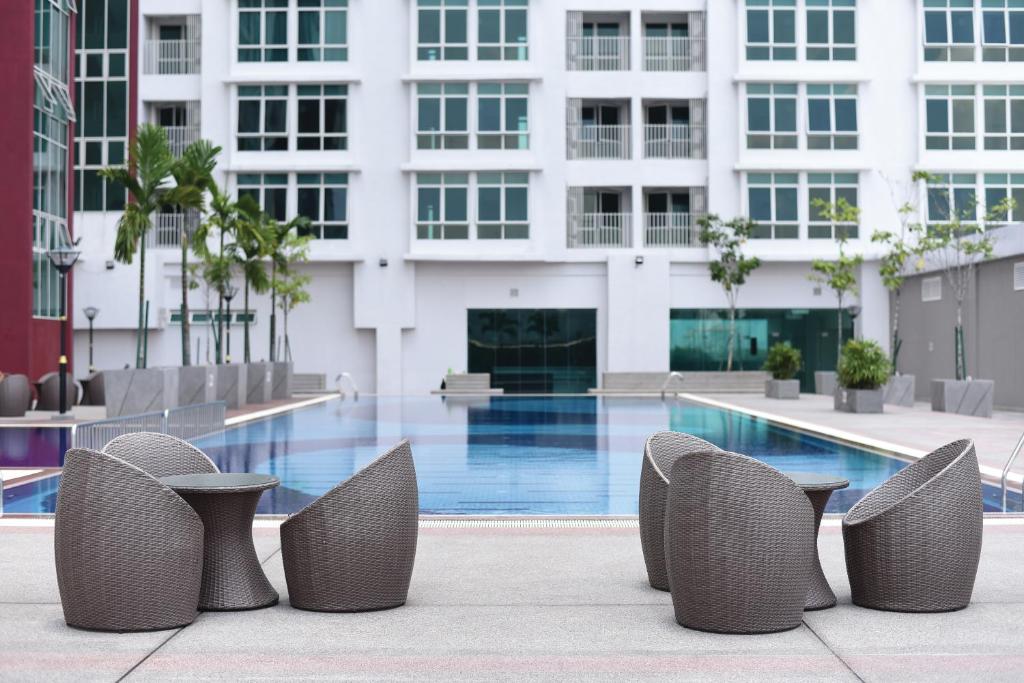 Swimming pool