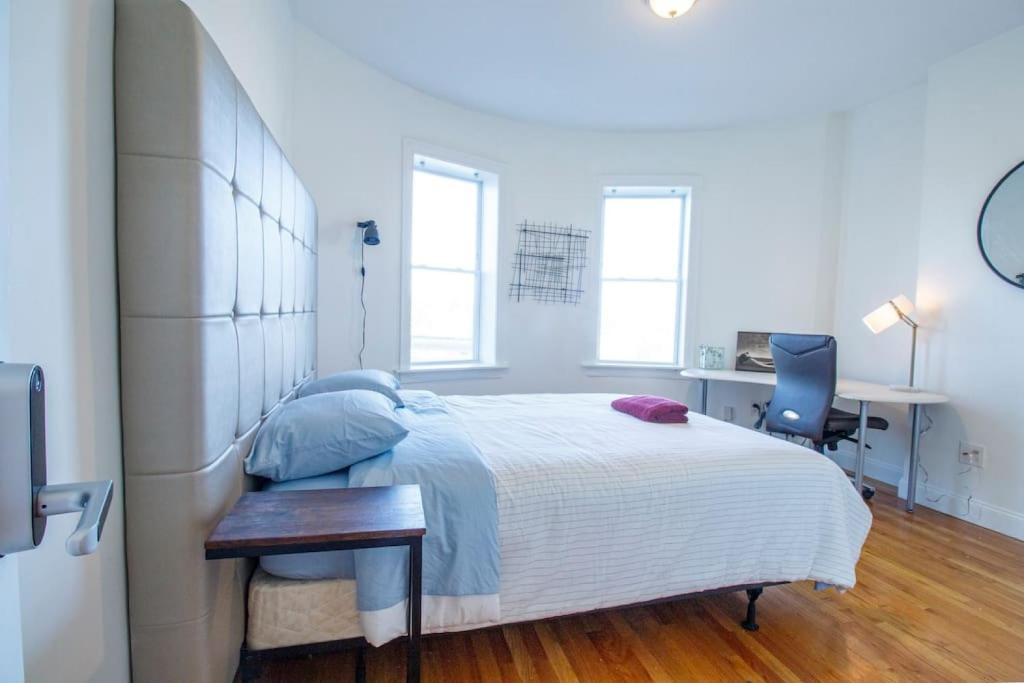 3bd 15bth Bright And Spacious Apt — Hotel in Boston (MA)