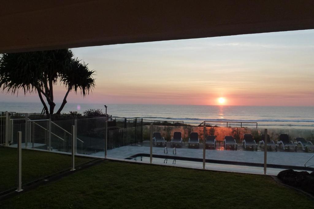 Beachfront Viscount Apartments, Gold Coast 2024 Updated Prices, Deals