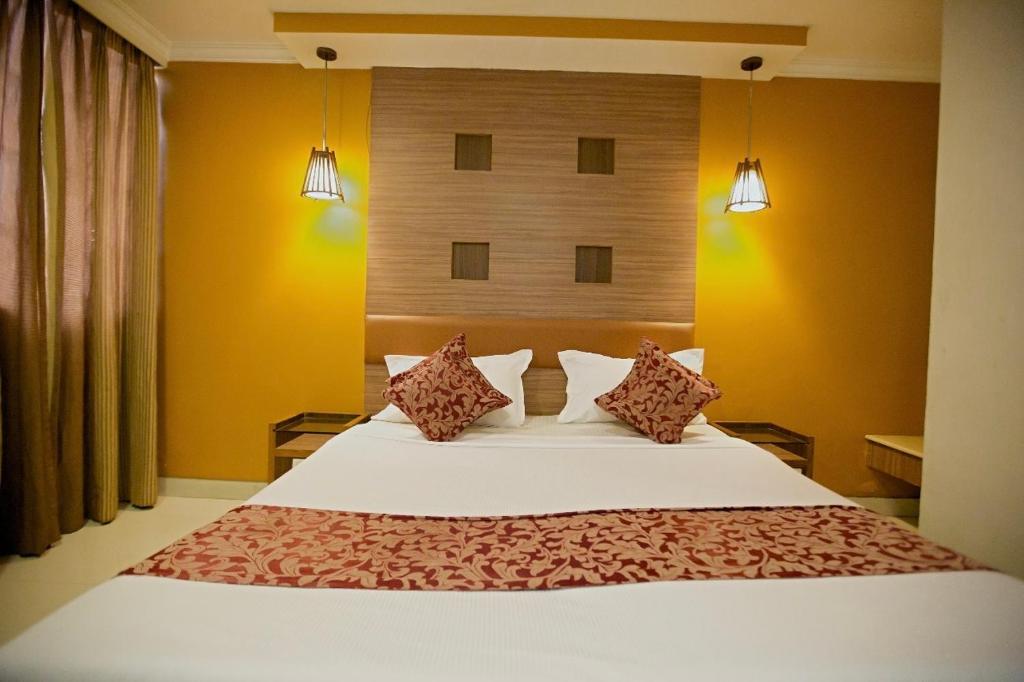 Hotel Maneck Residency photo