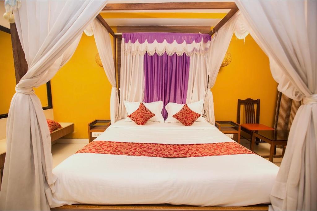 Hotel Maneck Residency photo