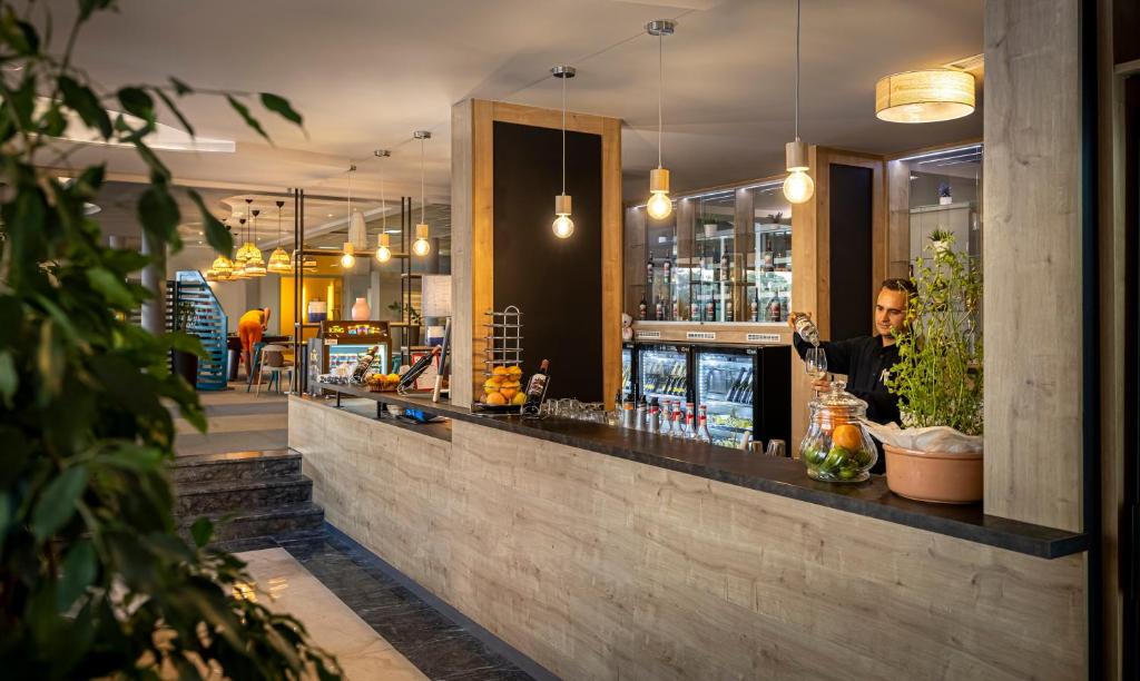 Pub/Lounge