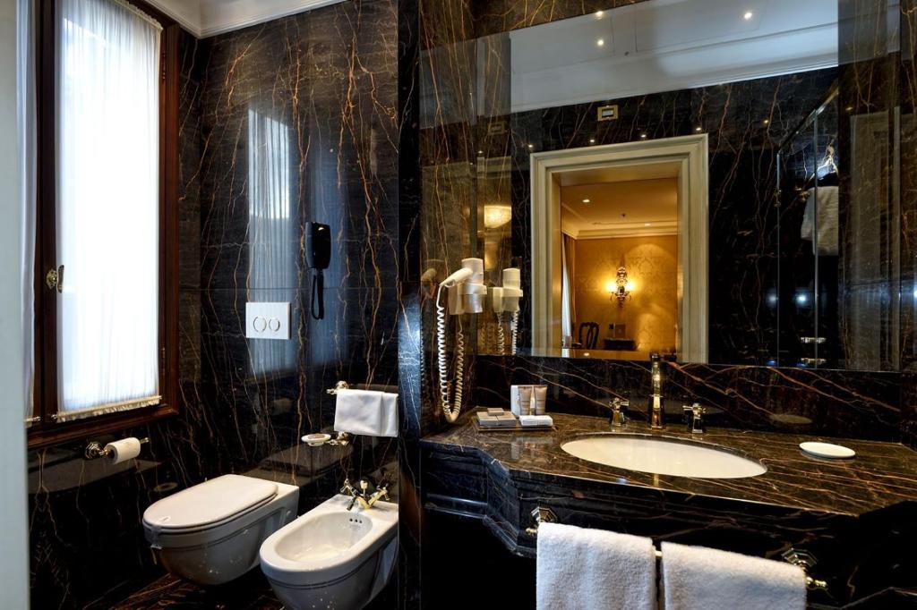 Venice Hotel Ai Reali di Venezia Additional