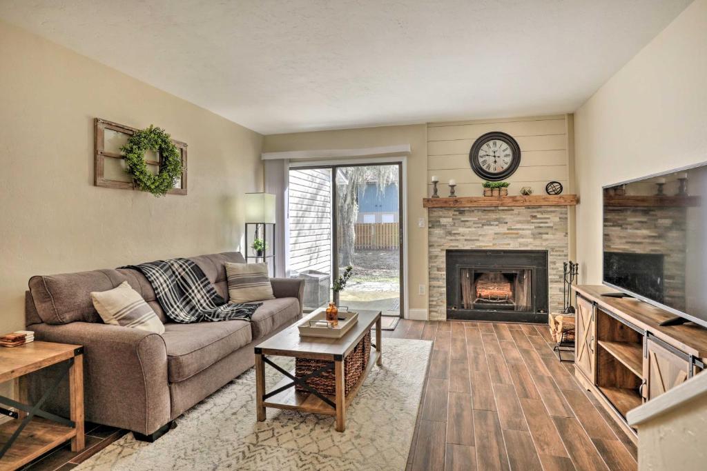 Gainesville Townhome Less Than 3 Mi to University!