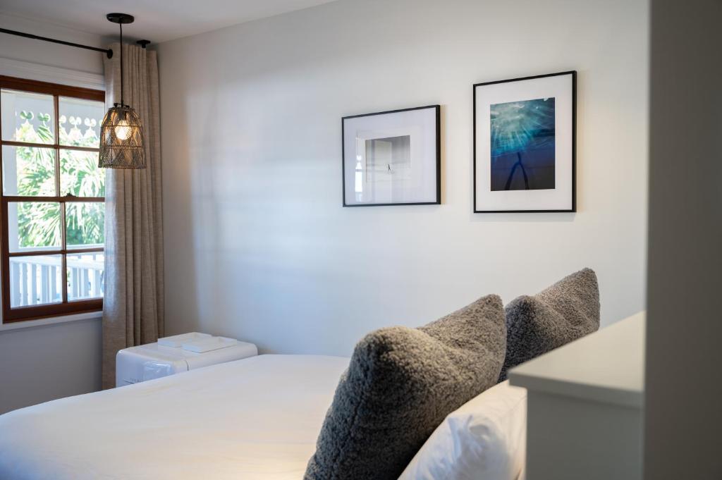 Lahaina Inn Photo 13