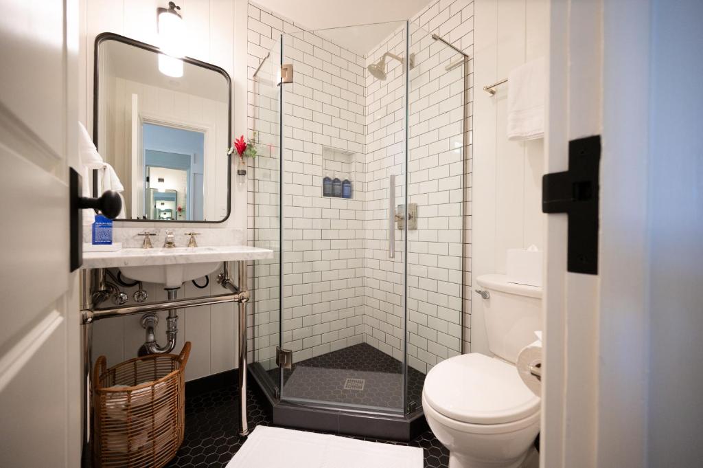 Lahaina Inn Photo 23