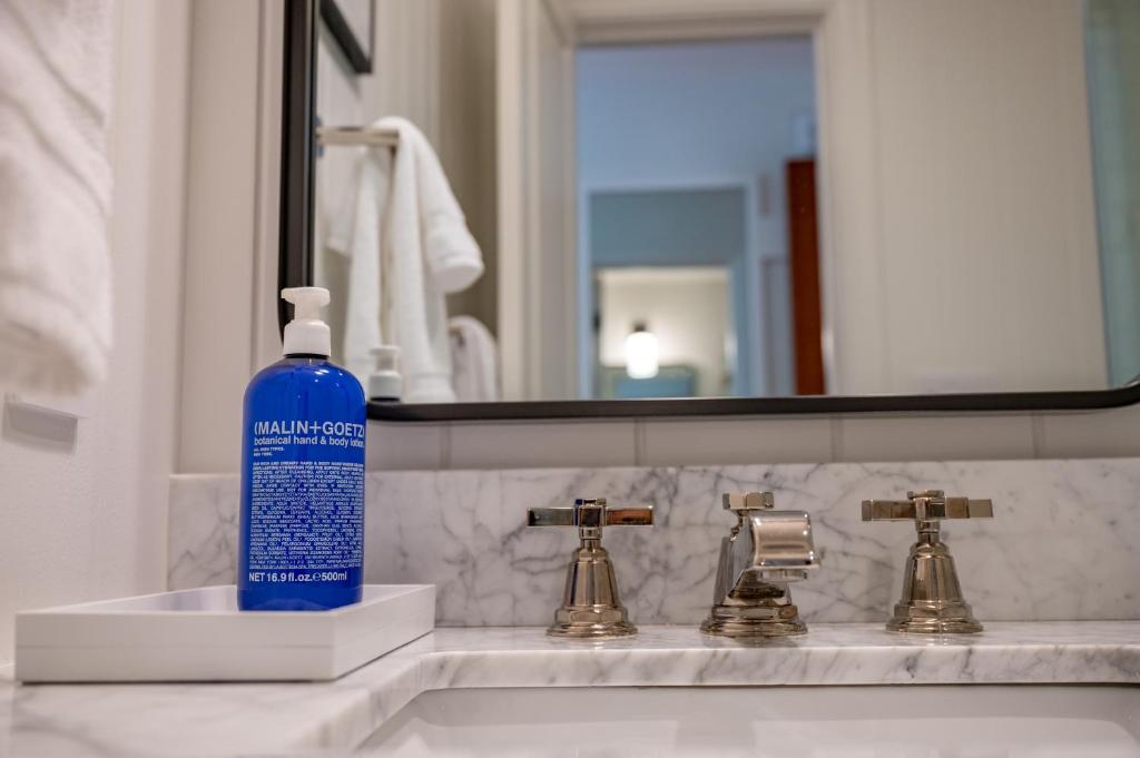 Lahaina Inn Photo 24