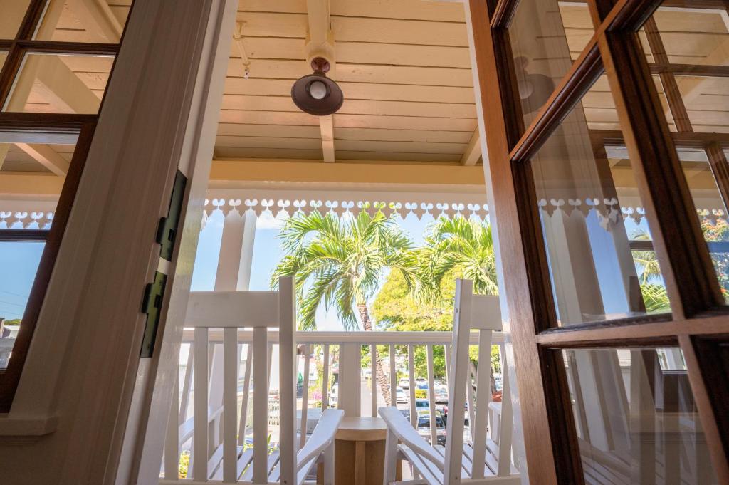 Lahaina Inn Photo 25