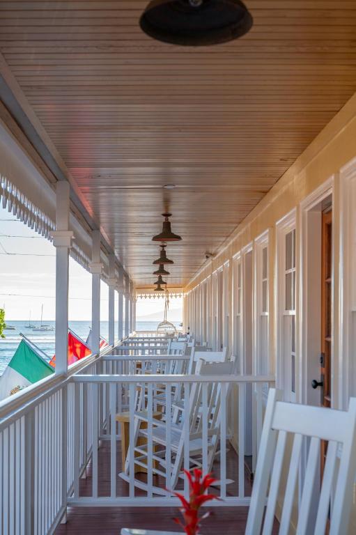 Lahaina Inn Photo 39