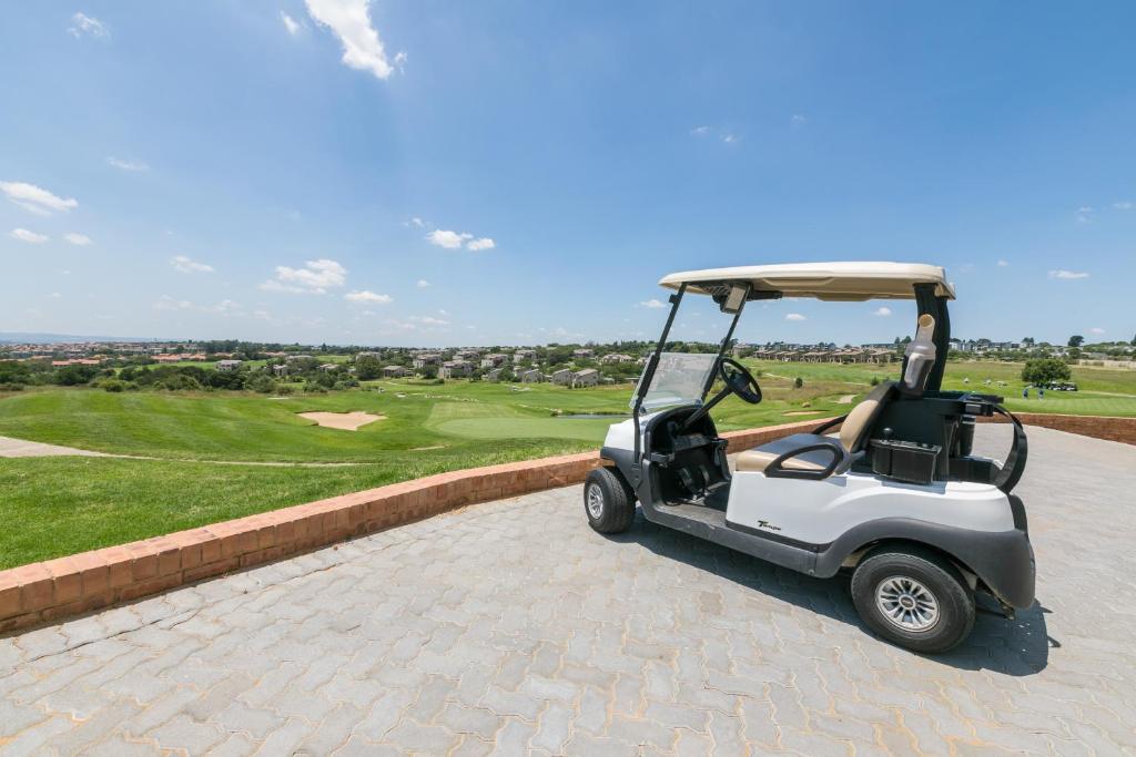 2Bedroom apartment in a secure golf estate.WIFI photo