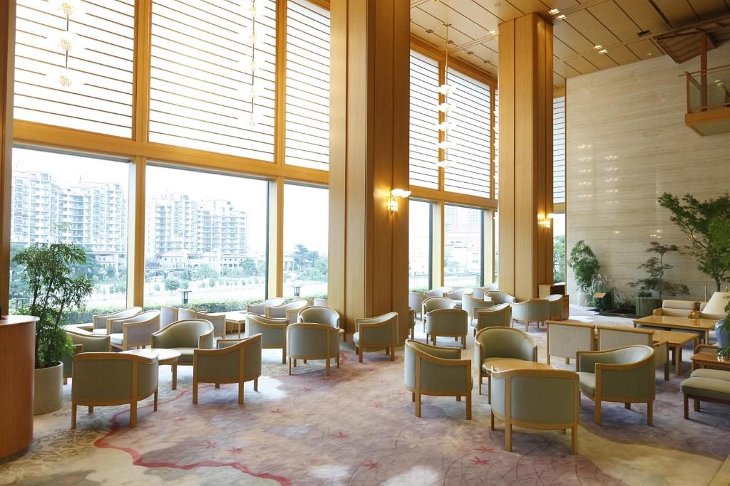 Lobby, Takarazuka Onsen Hotel Wakamizu in Takarazuka