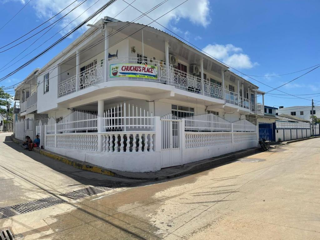Apartamentos Chuchos Place — Hotel in San Andres Island