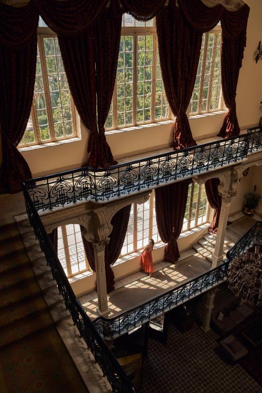 フロント・ロビー