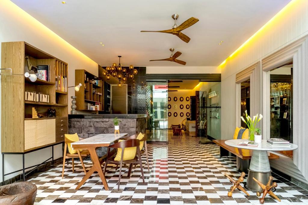 フロント・ロビー