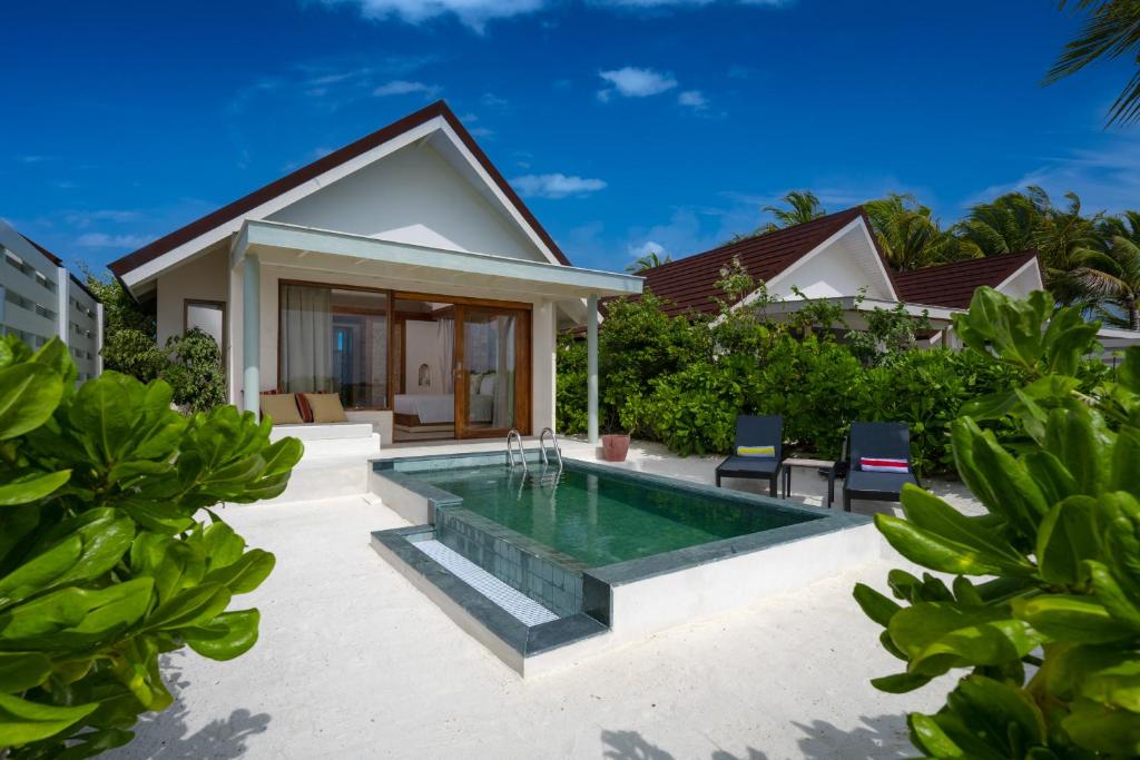 OBLU SELECT Lobigili - Premium All-Inclusive with Free Transfers — Swimming pool in Kaafu Atoll, Kaafu