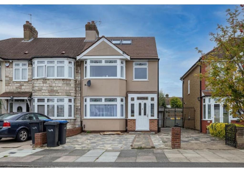 Luxury En-suite with Private Balcony photo