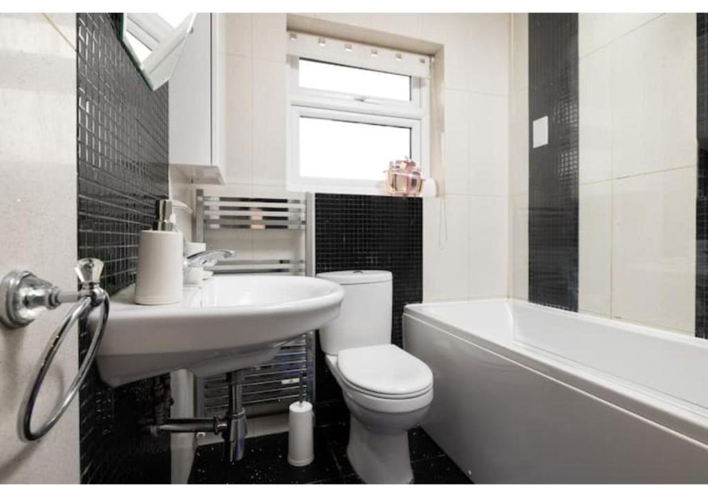 Luxury En-suite with Private Balcony photo