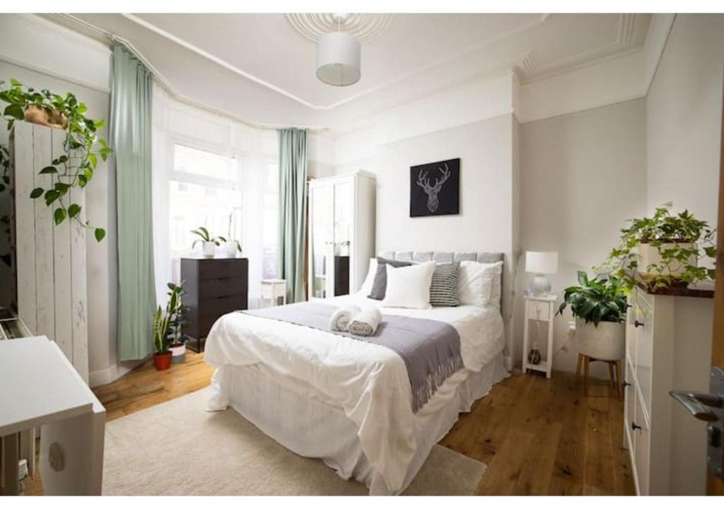 Beautiful Private Room in North London photo