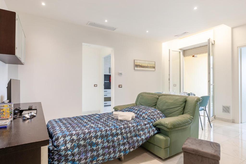 Seaside Flat with Swimming Pool, Private Parking and Beach photo
