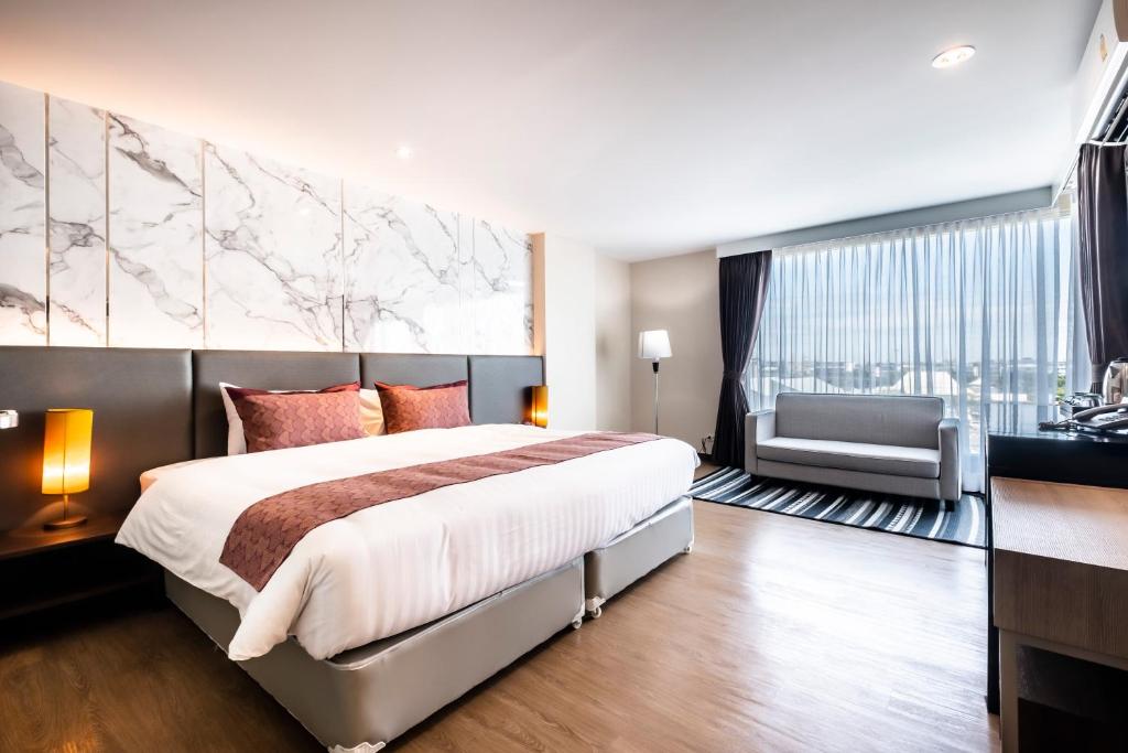 Sinsuvarn Airport Suite