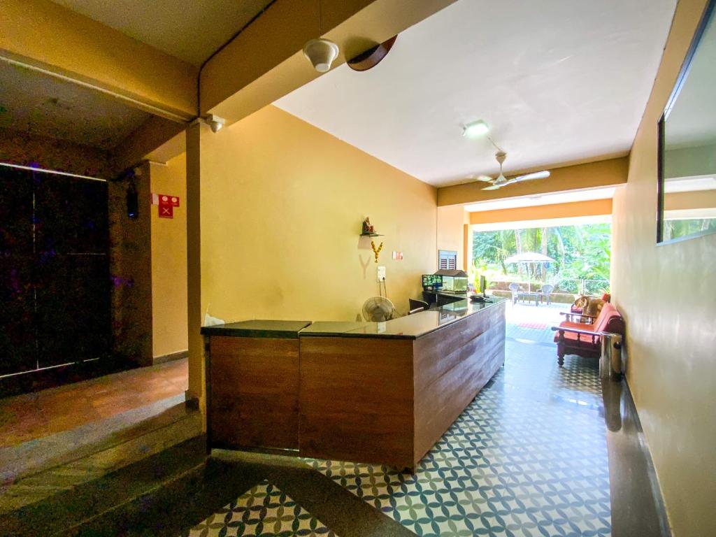 Turquoise 2BHK w pool w WIFI close to the beach by Roamhome photo