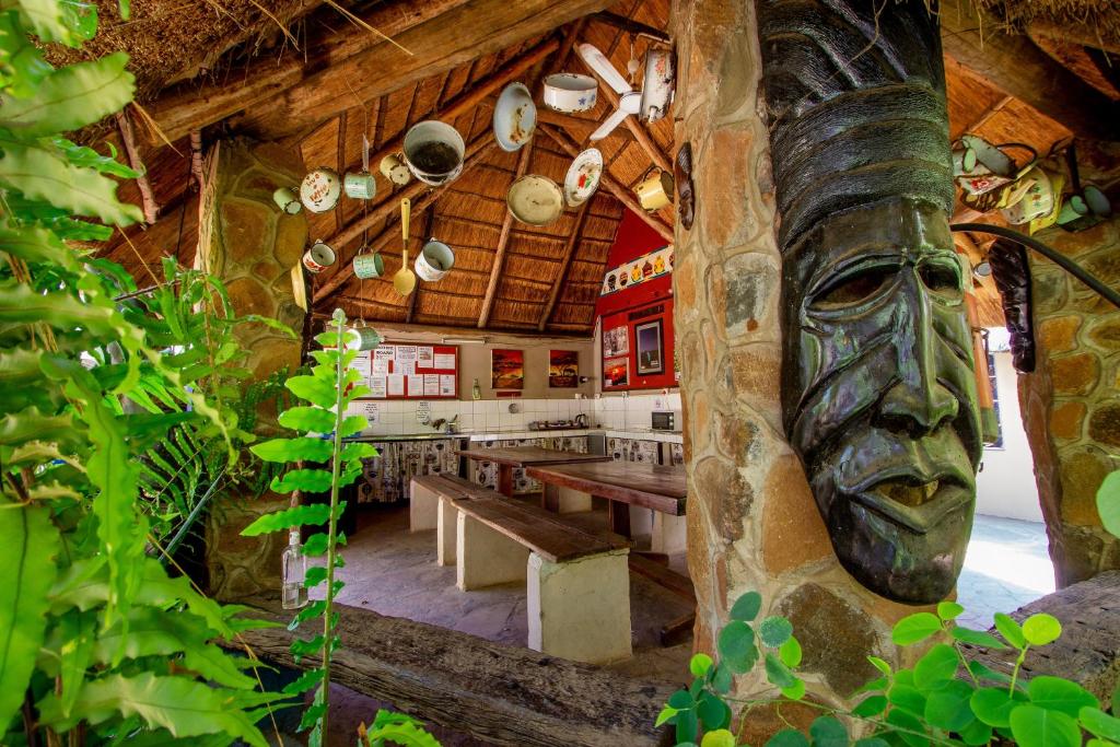 Victoria Falls Backpackers Lodge 5