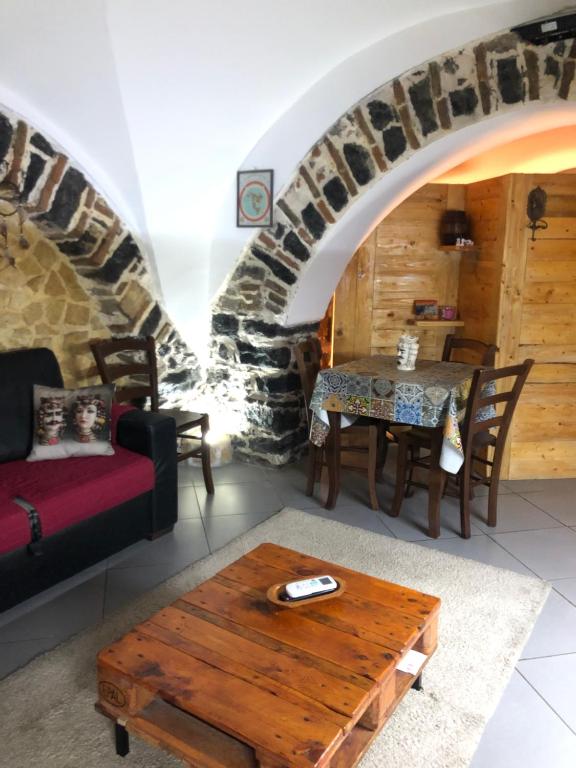 Antony’s Home - 1