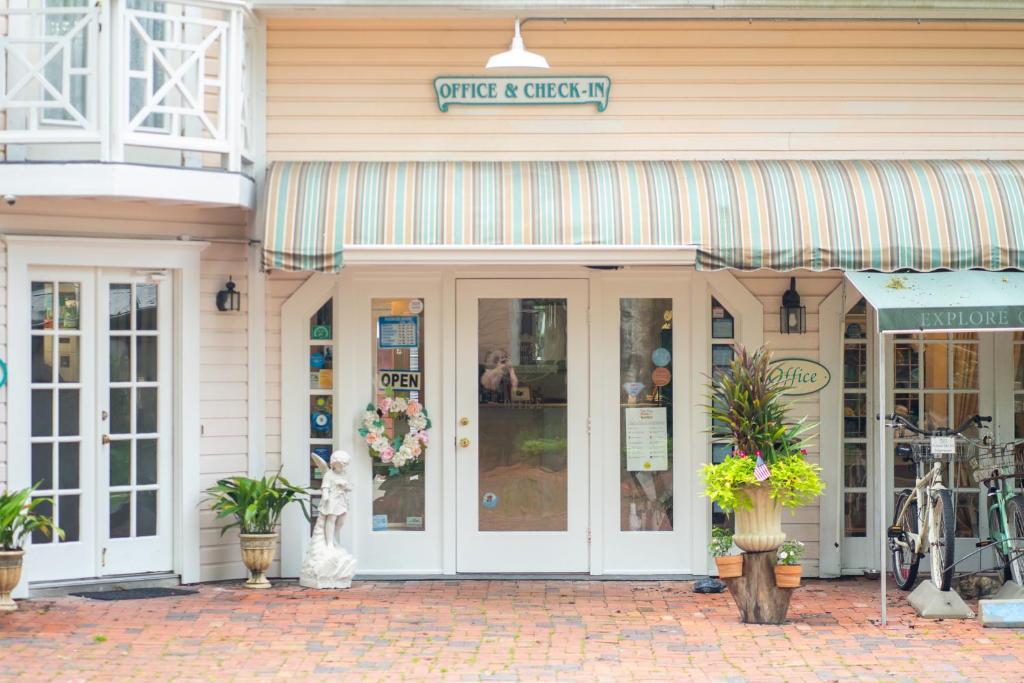 Sweetwater Branch Inn photo