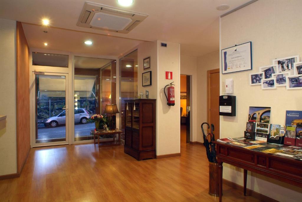 Hotel 1948 Manresa photo