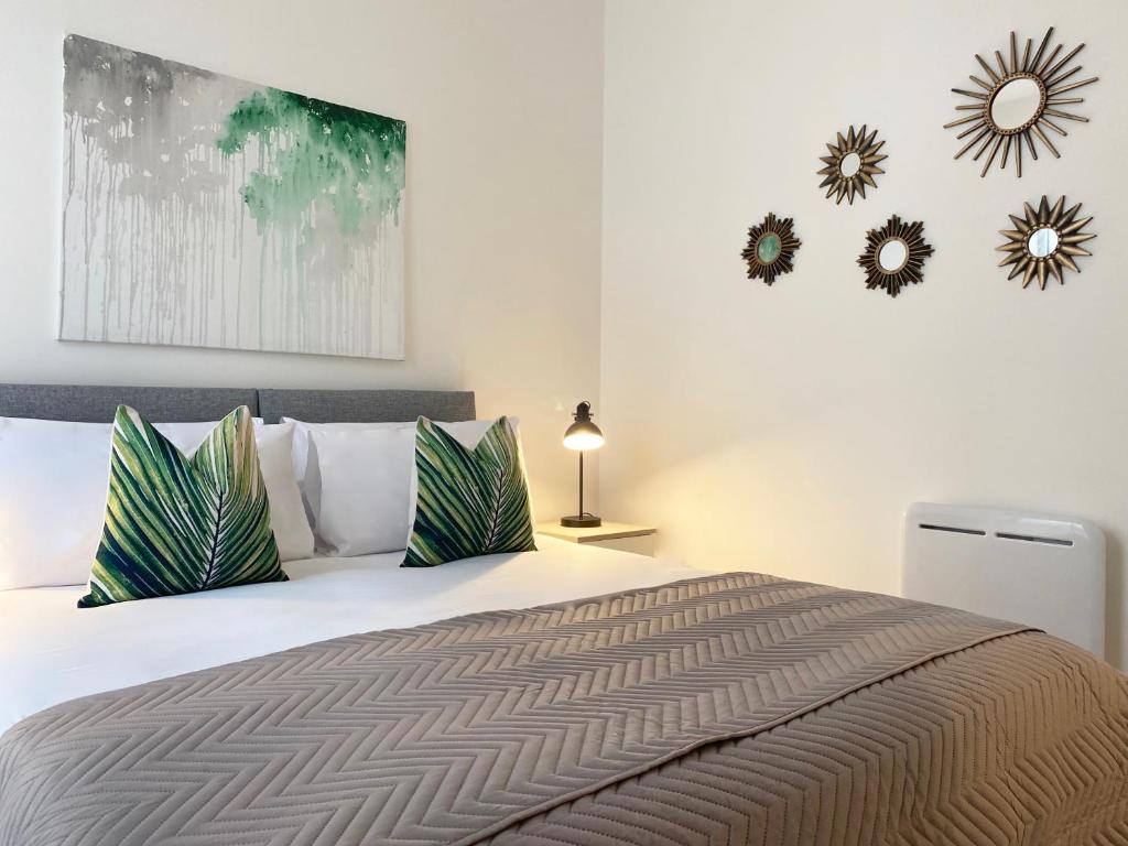 Fleets Height Apartment Ten, Fleet