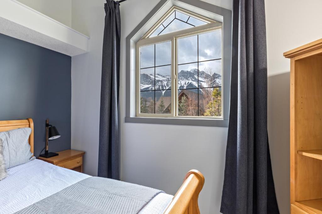 Fenwick Vacation Rentals OPEN Pool & Hot tub photo