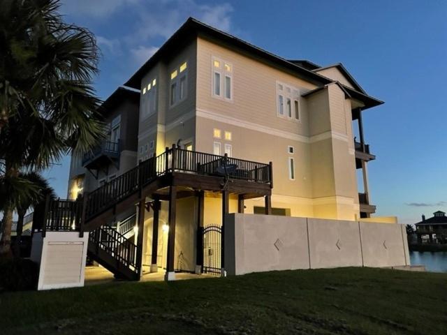 Casa Laguna home
