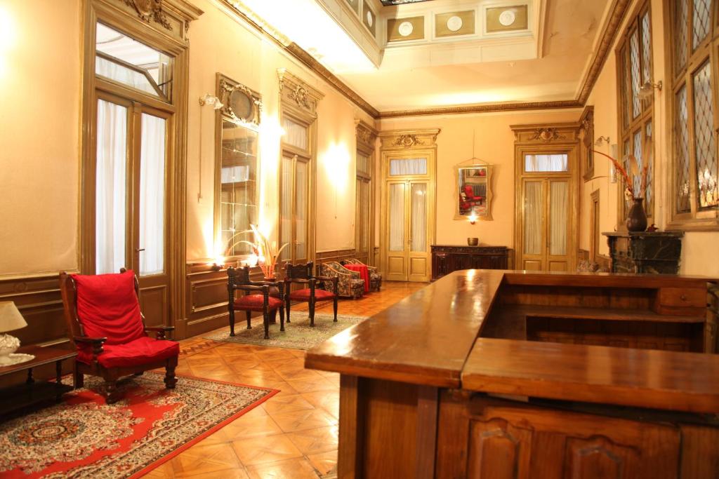 Hotel Reina photo