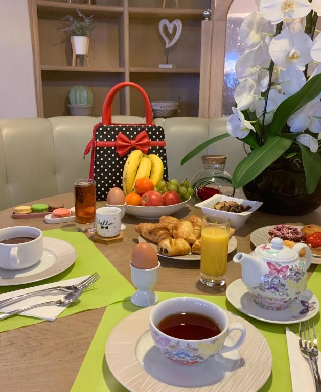 Brit Hotel Confort Le Revest Sainte-Maxime - 2