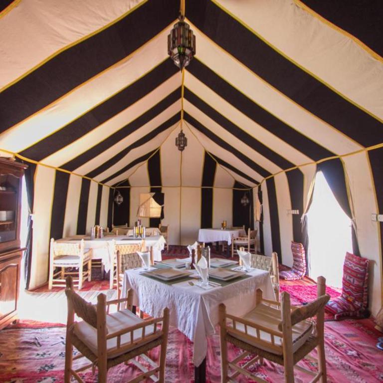 Restaurant, Sahara Tours luxury camp in Merzouga