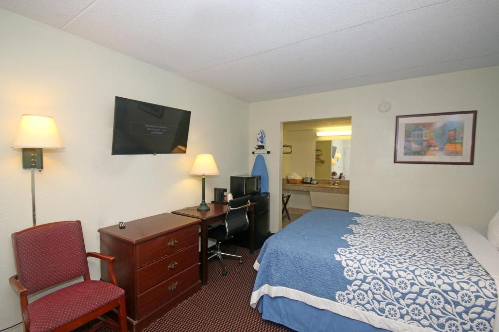 Hamilton Inn Jonesville I-77 photo