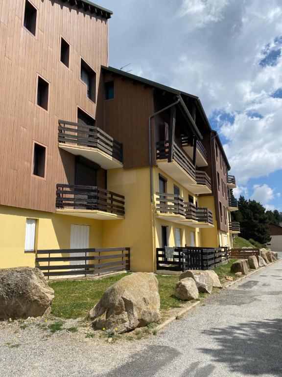 Les Myrtilles Pyrénées 2000, Bolquere Pyrenees 2000