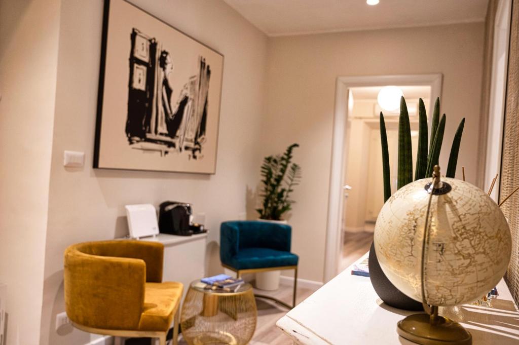 Design 18 Charming Rooms, Roma