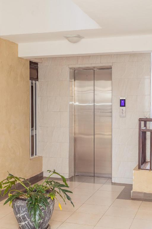 802 Deluxe , King-bed Luxury suite Ruiru , Eastern by pass photo