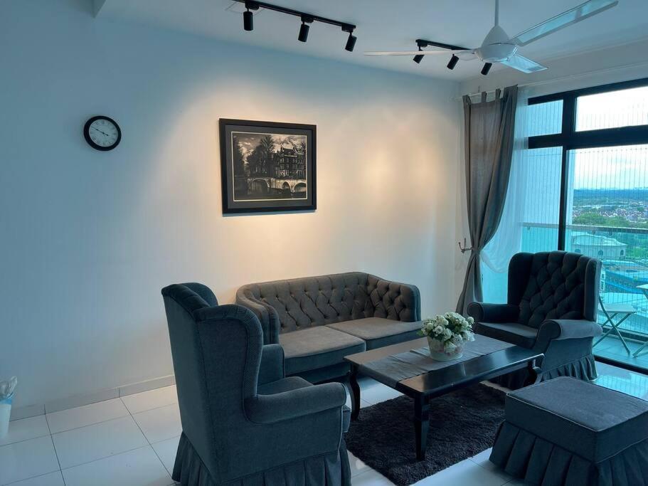 Bukit Indah Family Gathering By WP Homestay — Hotel in Johor Bahru