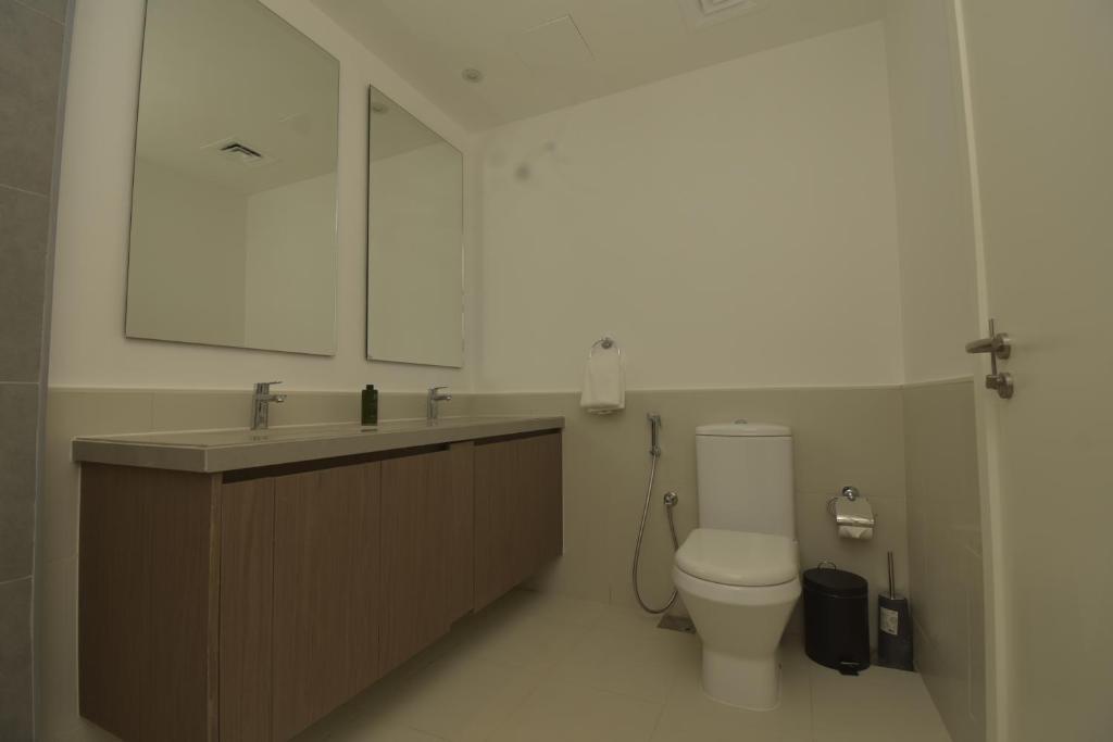 bnbmehomes - Elegant 3 BR - Dubai South - G04 photo