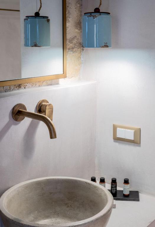 Inotropes Boutique Suites - Adults Only photo