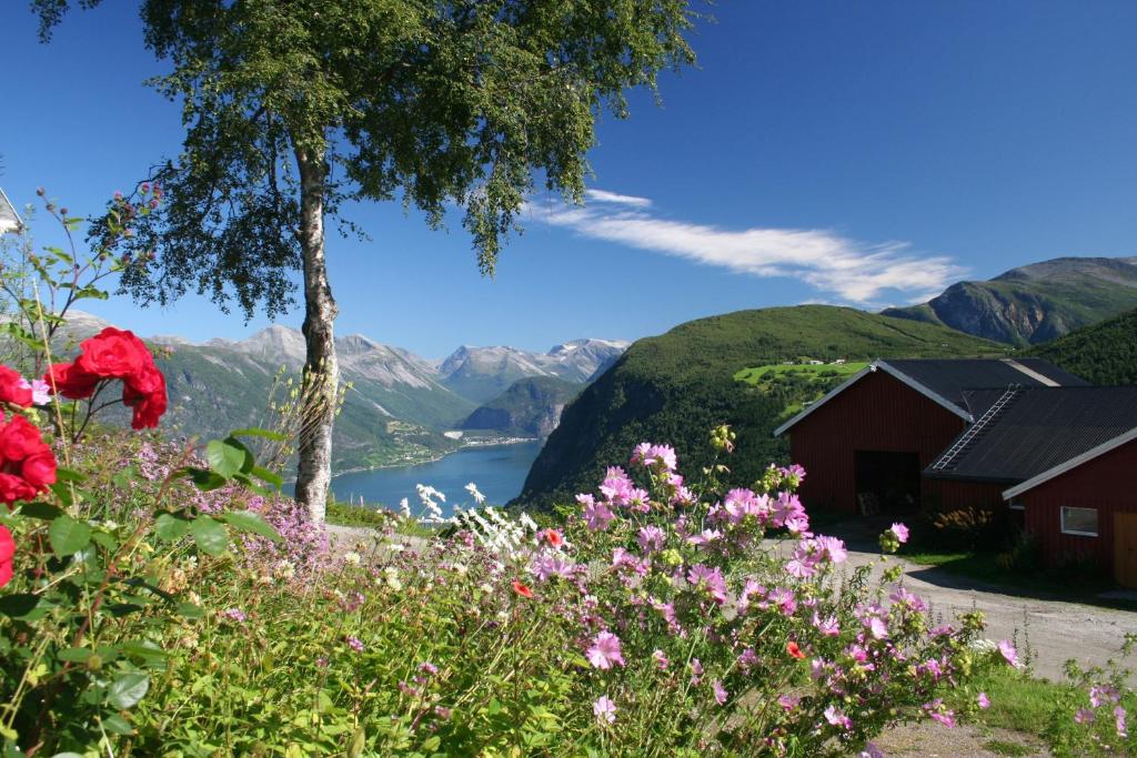 Hesthaug Gard — Hotel in Eidsdal