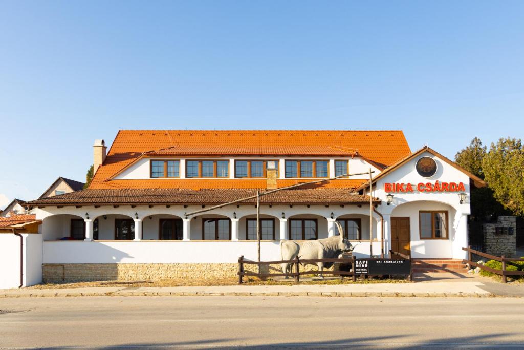 Öreghegyi Bika Panzio (Oreghegyi Bika Panzio)