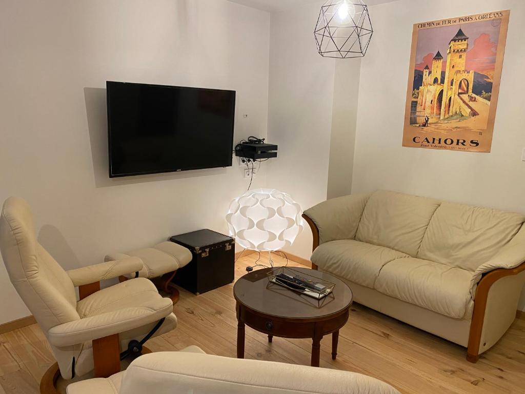 Cahors - T3 neuf 4 étoiles certifié catégorie Prestige - le Bartassec - wifi - parking - 5